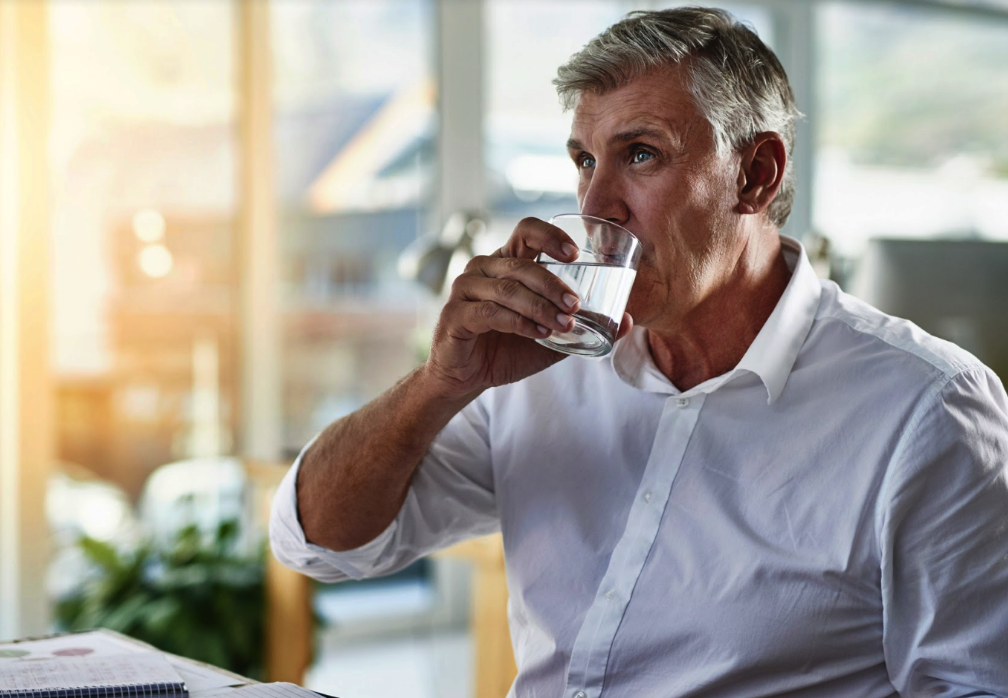 La importancia de la hidratación en los mayores